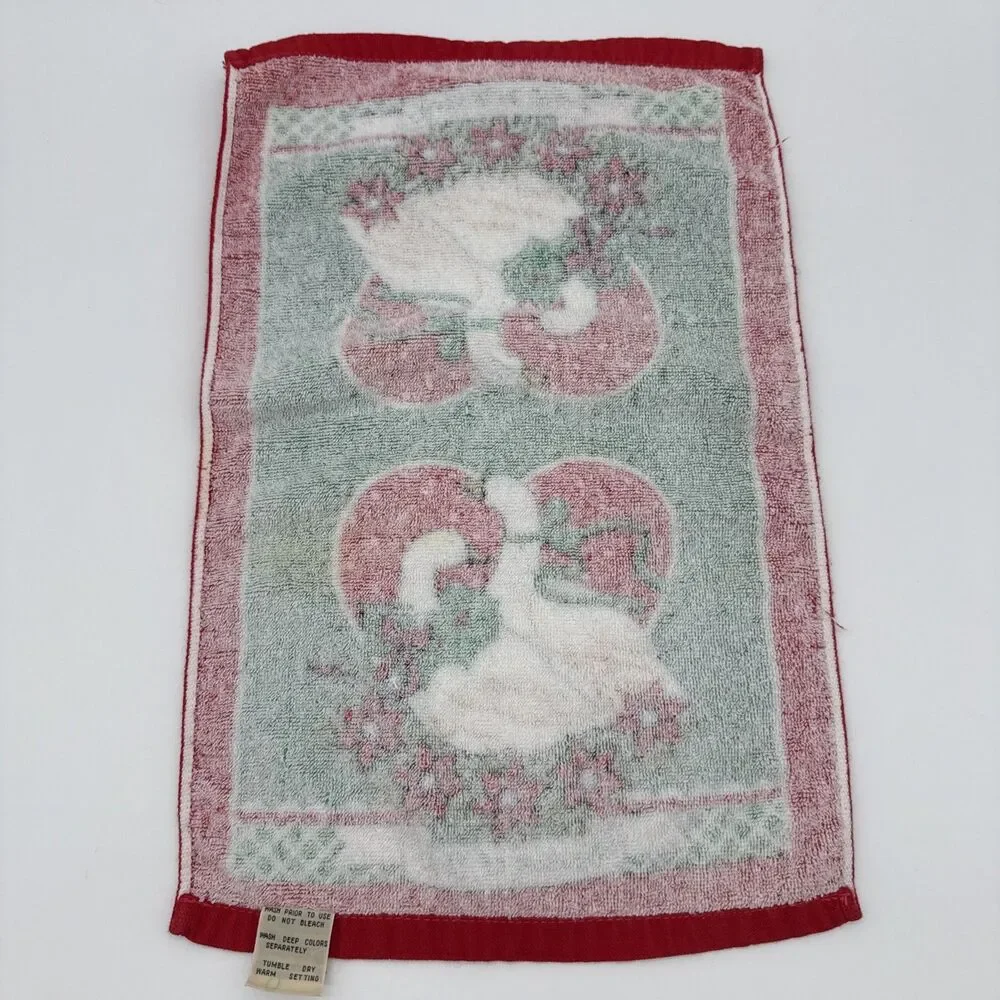 Vintage Christmas Goose Kitchen Hand Towel Festive Cottage Red Green